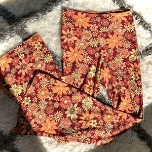 Floral Patterned Flared Leggings / Yoga Pants